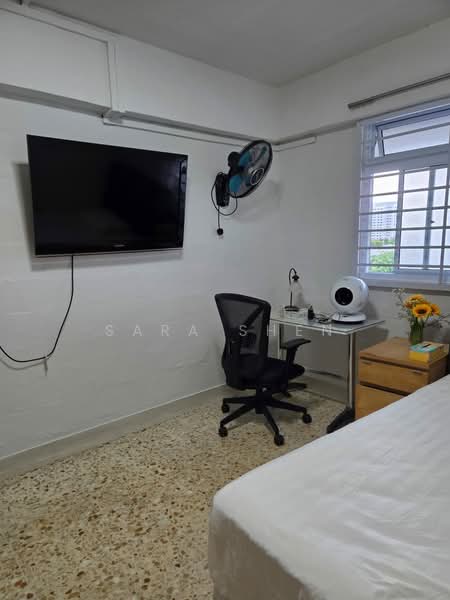 329 Clementi Avenue 2, 329 Clementi Avenue 2, 2 Bedrooms, 721 sqft, HDB Flat For Sale, by Sara Shen, 500111796 - Bedroom - PropertyGuru.com.sg