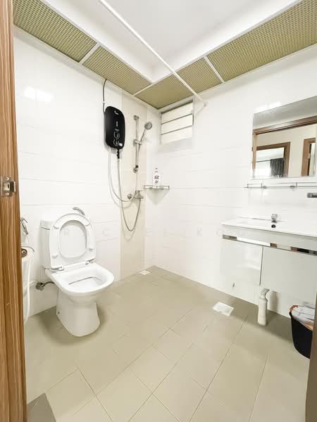 452A Bukit Batok West Avenue 6, 452A Bukit Batok West Avenue 6, 3 Bedrooms, 1,216 sqft, HDB Flat For Sale, by Rachel Koo, 500111834 - Bathroom - PropertyGuru.com.sg