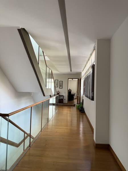 Springleaf Garden, Springleaf Road, 7 Bedrooms, 9,000 sqft, Semi-Detached House For Rent, by James Lee, 500111844 - Corridor - PropertyGuru.com.sg