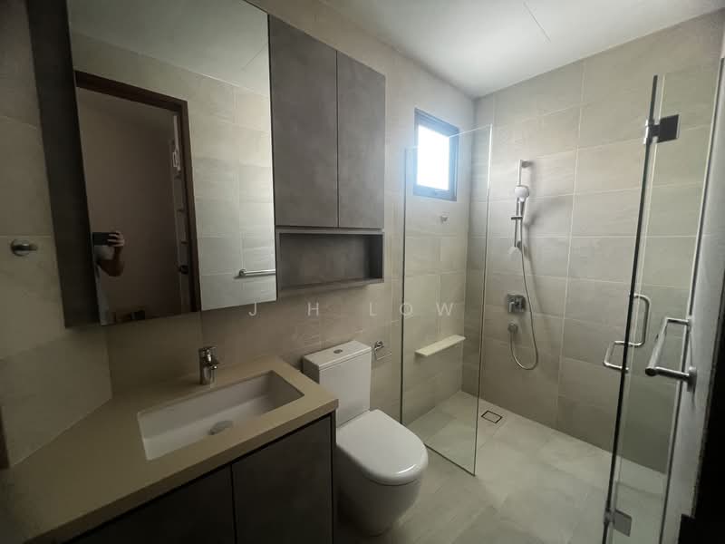 ✨ Reno 3.5 Storey Detached @ Stirling Road, Shepherds Drive, Merino Crescent, Queenstown MRT, , 10+ Bedrooms, 9,000 sqft, Detached House For Sale, by J H Low, 500111857 - Bathroom - PropertyGuru.com.sg