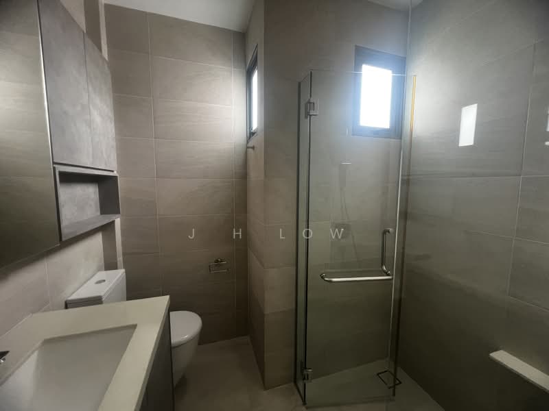 ✨ Reno 3.5 Storey Detached @ Stirling Road, Shepherds Drive, Merino Crescent, Queenstown MRT, , 10+ Bedrooms, 9,000 sqft, Detached House For Sale, by J H Low, 500111857 - Bathroom - PropertyGuru.com.sg