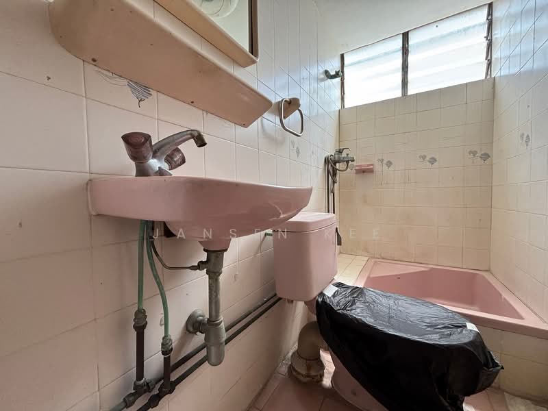 Pandan Valley, 2 Pandan Valley, 4 Bedrooms, 2,562 sqft, Condominium For Sale, by Jansen Kee, 500111862 - Bathroom - PropertyGuru.com.sg