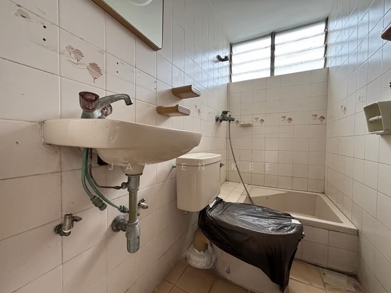 Pandan Valley, 2 Pandan Valley, 4 Bedrooms, 2,562 sqft, Condominium For Sale, by Jansen Kee, 500111862 - Bathroom - PropertyGuru.com.sg