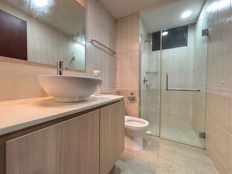 East Meadows, 32 Tanah Merah Kechil Road, 3 Bedrooms, 1,249 sqft, Condominium For Sale, by Jansen Kee, 500111873 - Bathroom - PropertyGuru.com.sg