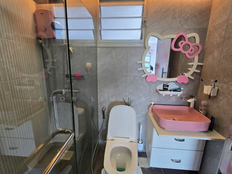 513A Yishun Street 51, 513A Yishun Street 51, 3 Bedrooms, 1,001 sqft, HDB Flat For Sale, by Jason Lim Kah Sen, 500111887 - Bathroom - PropertyGuru.com.sg