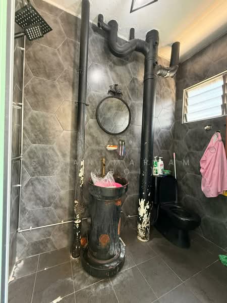 274 Yishun Street 22, 274 Yishun Street 22, 3 Bedrooms, 1,119 sqft, HDB Flat For Sale, by Susan Mariam (Amboi), 500111890 - Bathroom - PropertyGuru.com.sg