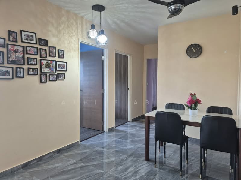 682A Edgedale Plains, 682A Edgedale Plains, 3 Bedrooms, 1,000 sqft, HDB Flat For Sale, by Lathiff Abdul, 500111891 - Dining Room - PropertyGuru.com.sg