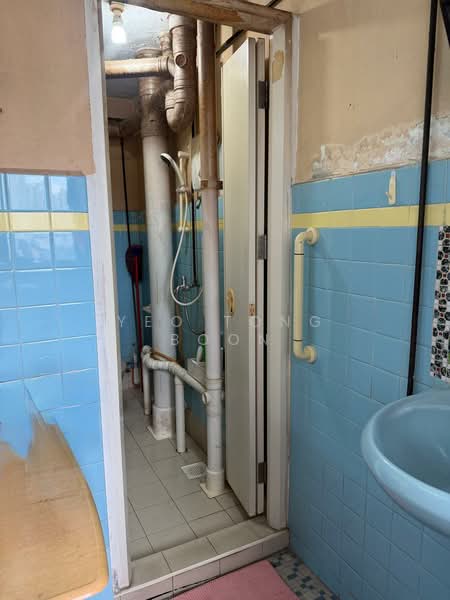 22 Havelock Road, 22 Havelock Road, 2 Bedrooms, 688 sqft, HDB Flat For Sale, by Yeo Tong Boon, 500111899 - Bathroom - PropertyGuru.com.sg