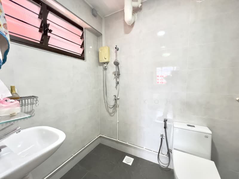153 Bishan Street 13, 153 Bishan Street 13, 4 Bedrooms, 1,399 sqft, HDB Flat For Sale, by Shirley Koh, 500111909 - Bathroom - PropertyGuru.com.sg