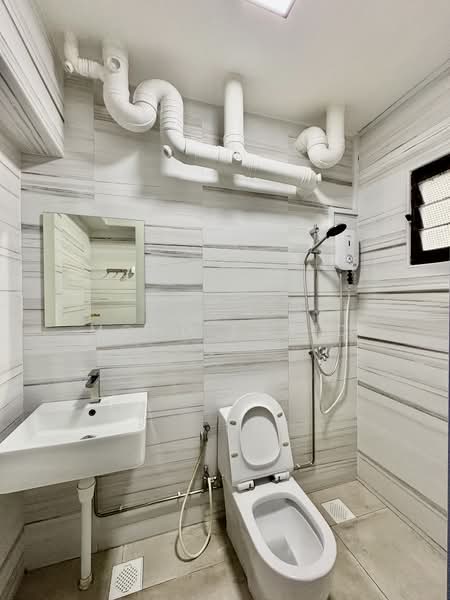 201C Compassvale Drive, 201C Compassvale Drive, 3 Bedrooms, 969 sqft, HDB Flat For Sale, by MOHD FARID, 500111917 - Bathroom - PropertyGuru.com.sg