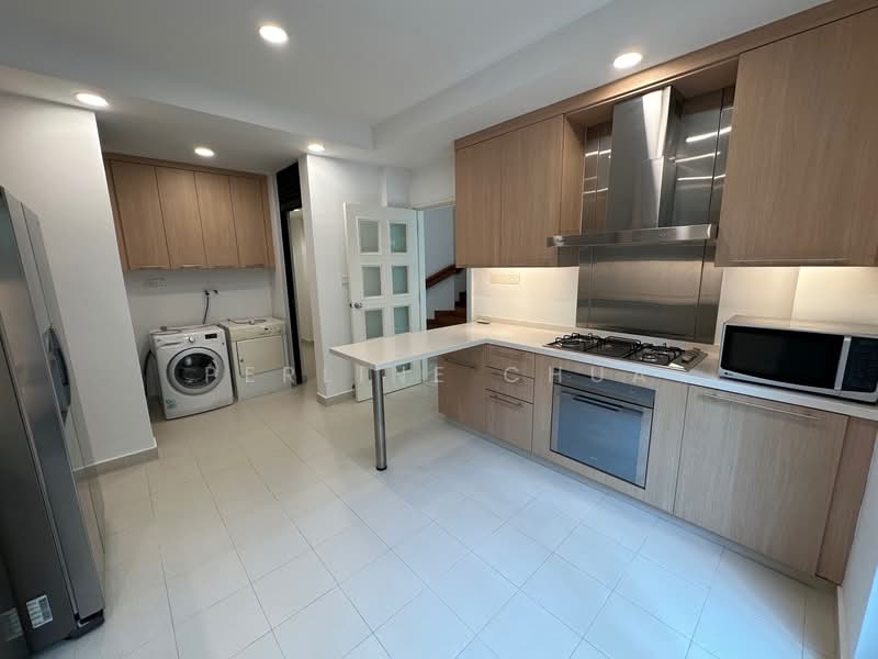 Brentwood Villas, Lloyd Road Singapore, 4 Bedrooms, 2,242 sqft, Cluster House For Rent, by Perline Chua, 500111918 - Kitchen - PropertyGuru.com.sg
