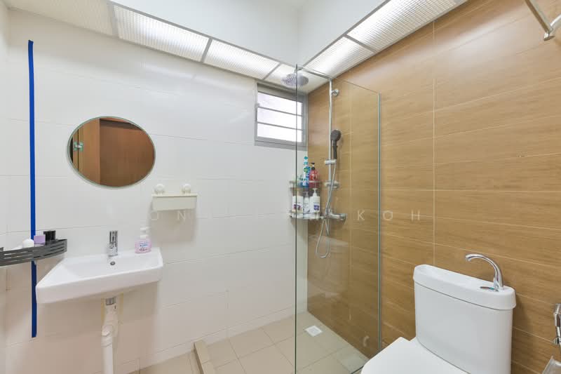 874C Tampines Street 85, 874C Tampines Street 85, 3 Bedrooms, 1,216 sqft, HDB Flat For Sale, by Jonathan Koh, 500111933 - Bathroom - PropertyGuru.com.sg