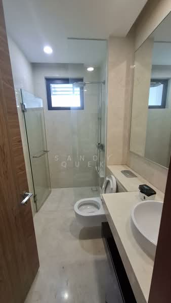 Volari, 12 Balmoral Road, 3 Bedrooms, 1,600 sqft, Condominium For Rent, by Sandy Quek, 500111954 - Bathroom - PropertyGuru.com.sg