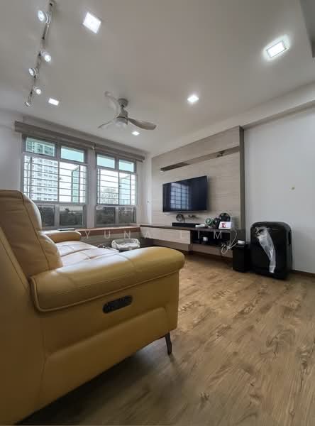 416C Fernvale Link, 416C Fernvale Link, 3 Bedrooms, 1,001 sqft, HDB Flat For Sale, by Yuna Lim, 500111972 - Living Room - PropertyGuru.com.sg
