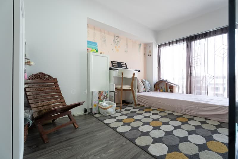 Beautifully Renovated, Penthouse 3 Bedroom + Study D19, , 4 Bedrooms, 2,045 sqft, Condominium For Sale, by Chris Ooi, 500111975 - Bedroom - PropertyGuru.com.sg