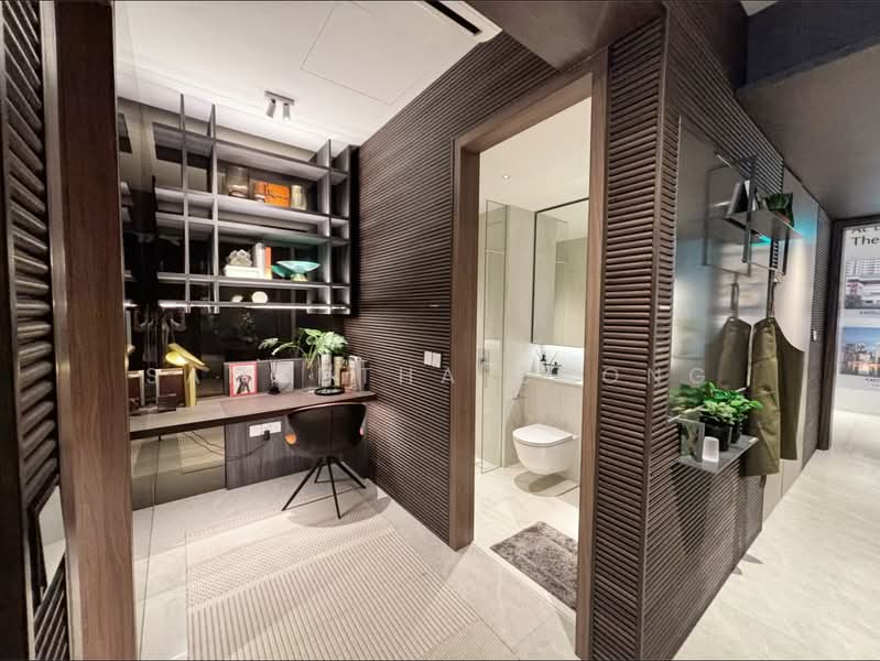 1KM to Tanjong Katong Pri and Kong Hwa! Freehold 2B2B with Study Subsale!, , 2 Bedrooms, 721 sqft, Condominium For Sale, by Samantha Chong, 500111980 - Study - PropertyGuru.com.sg