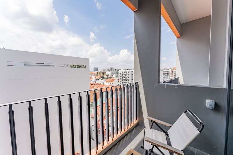 Rezi 24, 39 Lorong 24 Geylang, 1 Bedroom, 495 sqft, Apartment For Sale, by JOHN YEO, 500111987 - Balcony - PropertyGuru.com.sg