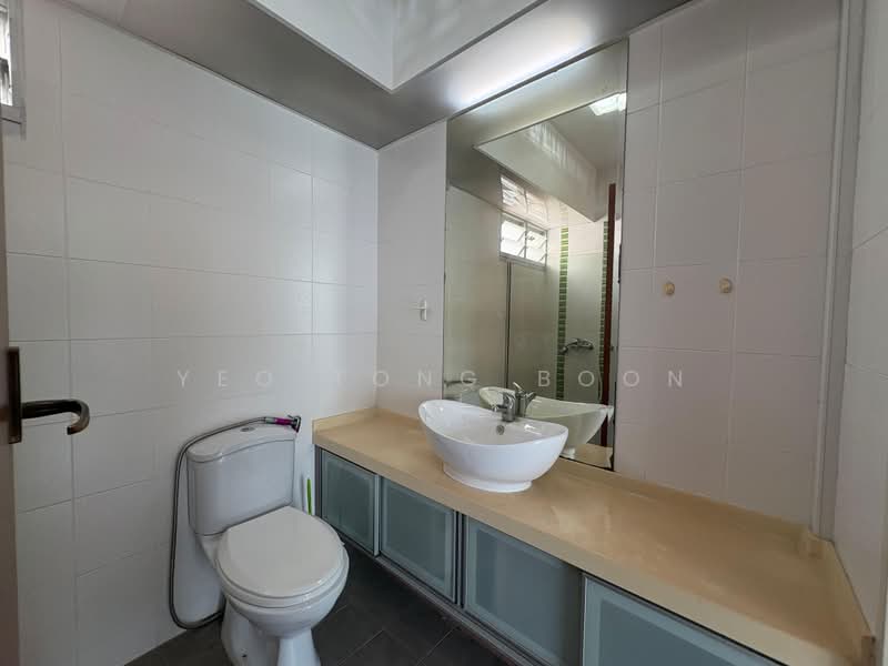 450 Yishun Ring Road, 450 Yishun Ring Road, 3 Bedrooms, 1,044 sqft, HDB Flat For Sale, by Yeo Tong Boon, 500111993 - Bathroom - PropertyGuru.com.sg
