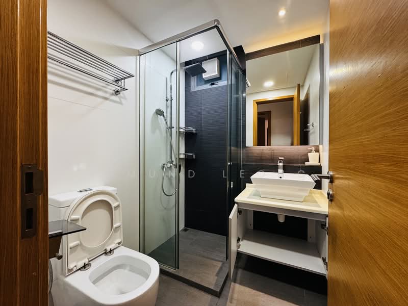 The Waterina, 51 Lorong 40 Geylang, 2 Bedrooms, 1,130 sqft, Apartment For Sale, by Edmund Leong, 500112001 - Common Bathroom - PropertyGuru.com.sg