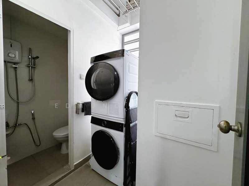 The Waterina, 51 Lorong 40 Geylang, 2 Bedrooms, 1,130 sqft, Apartment For Sale, by Edmund Leong, 500112001 - Utility Area and WC - PropertyGuru.com.sg