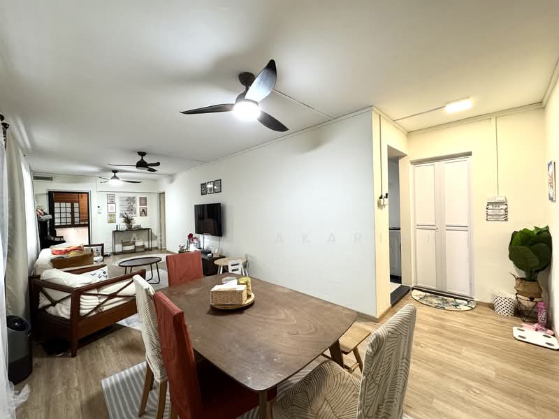 253 Bishan Street 22, 253 Bishan Street 22, 3 Bedrooms, 1,205 sqft, HDB Flat For Sale, by Zabid Zakariah, 500112031 - Living Room - PropertyGuru.com.sg