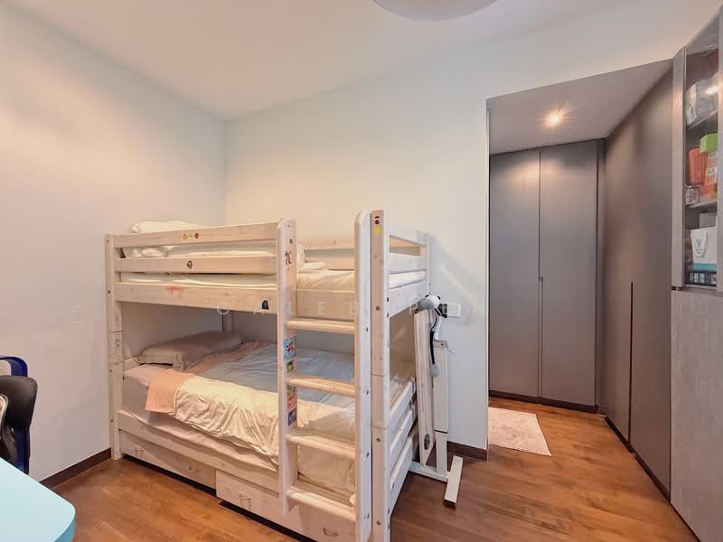 The Woods, Westwood Avenue, 6 Bedrooms, 4,004 sqft, Cluster House For Sale, by Caleb Peh, 500112034 - Common Bedroom with Ensuite Bathroom - PropertyGuru.com.sg