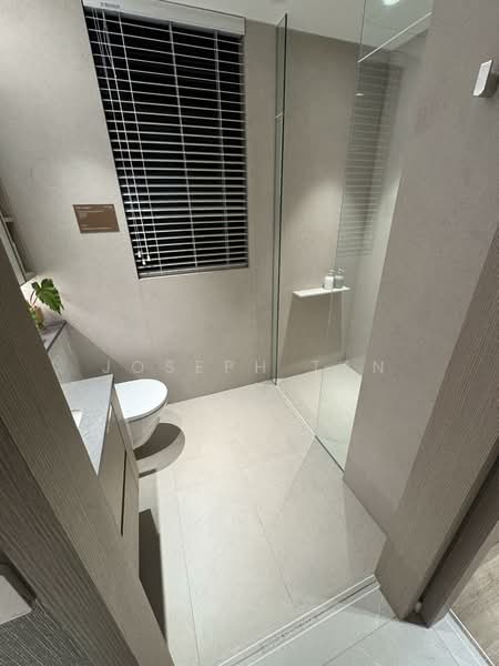 Nava Grove, 38 Pine Grove, 4 Bedrooms, 1,464 sqft, Condominium For Sale, by Joseph Tan, 500112035 - Bathroom - PropertyGuru.com.sg