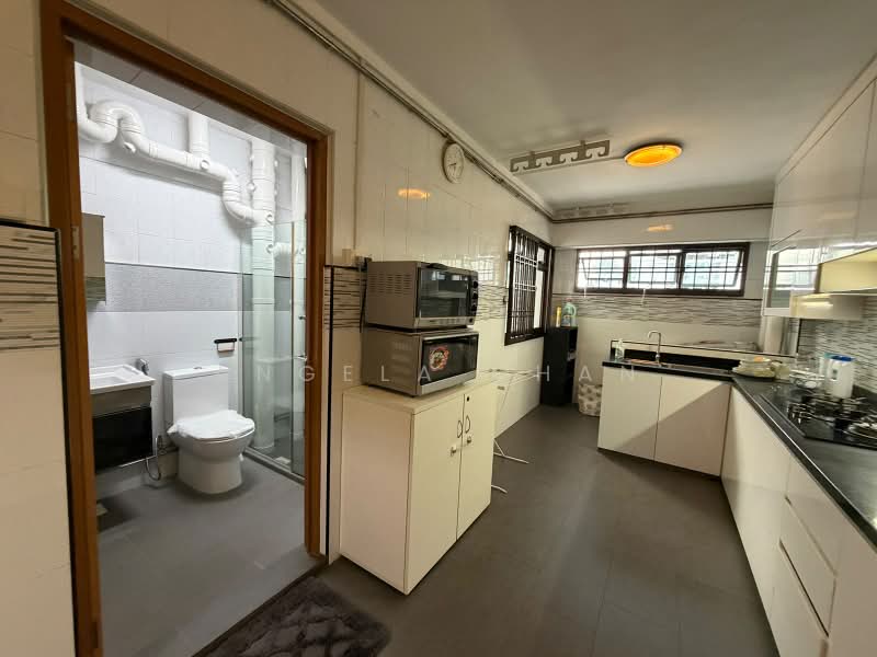 245 Compassvale Road, 245 Compassvale Road, 3 Bedrooms, 1,450 sqft, HDB Flat For Rent, by Angela Chan, 500112046 - Kitchen - PropertyGuru.com.sg