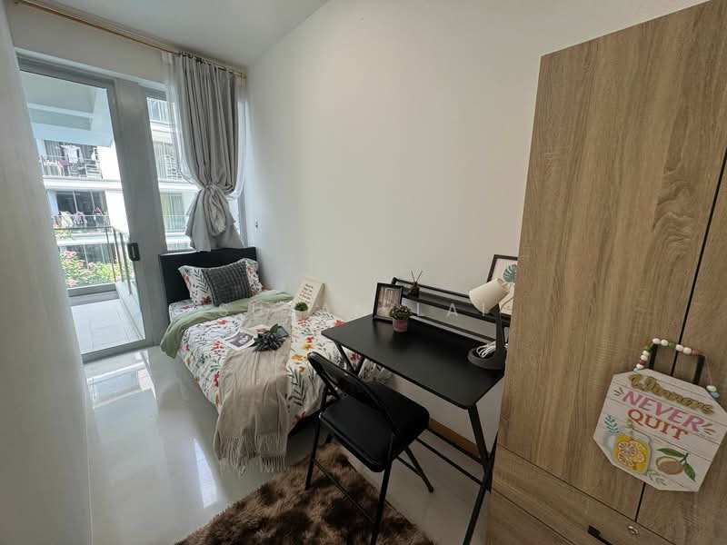 8 @ Mount Sophia, 10 Mount Sophia, Room Rental, 90 sqft, Condominium For Rent, by Susan Lai, 500112049 - Bedroom 6 with balcony $1550 - PropertyGuru.com.sg
