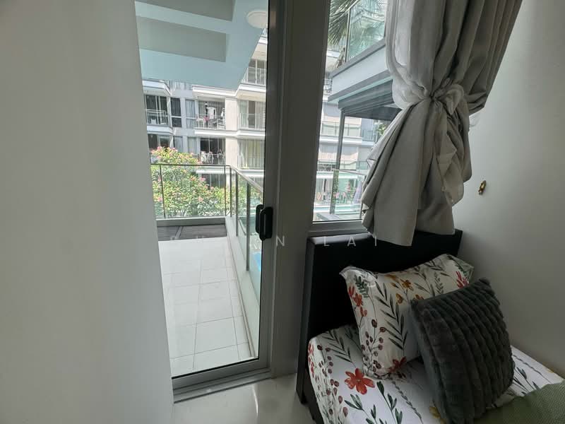 8 @ Mount Sophia, 10 Mount Sophia, Room Rental, 90 sqft, Condominium For Rent, by Susan Lai, 500112049 - Balcony room 6 $1550 - PropertyGuru.com.sg