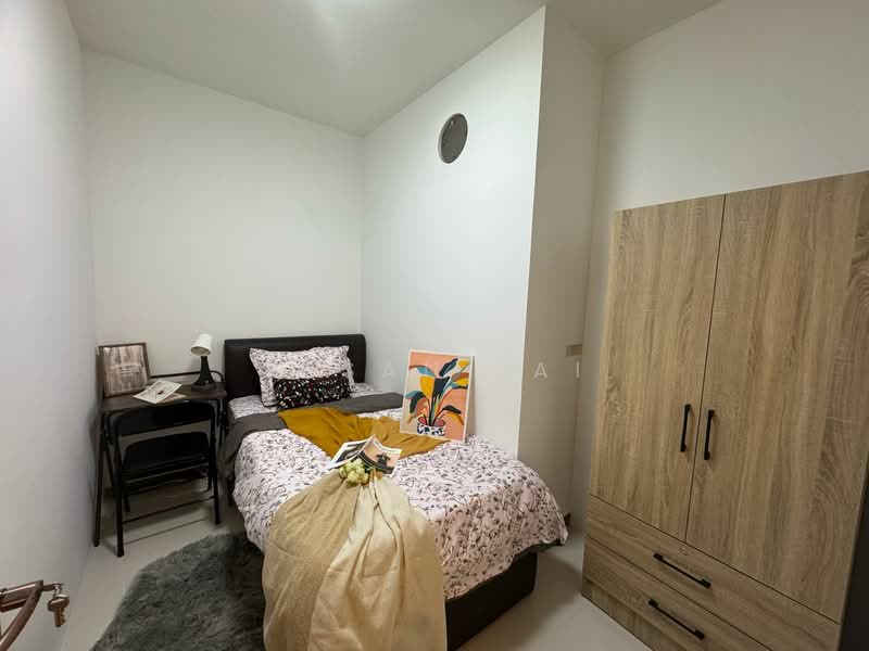 8 @ Mount Sophia, 10 Mount Sophia, Room Rental, 90 sqft, Condominium For Rent, by Susan Lai, 500112049 - cozy room 7 $1400 - PropertyGuru.com.sg