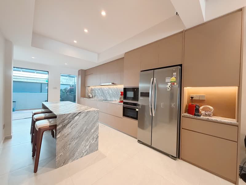 Eastwood Green, Eastwood Green, 5 Bedrooms, 3,780 sqft, Terraced House For Sale, by Alexis Quek, 500112056 - Kitchen - PropertyGuru.com.sg