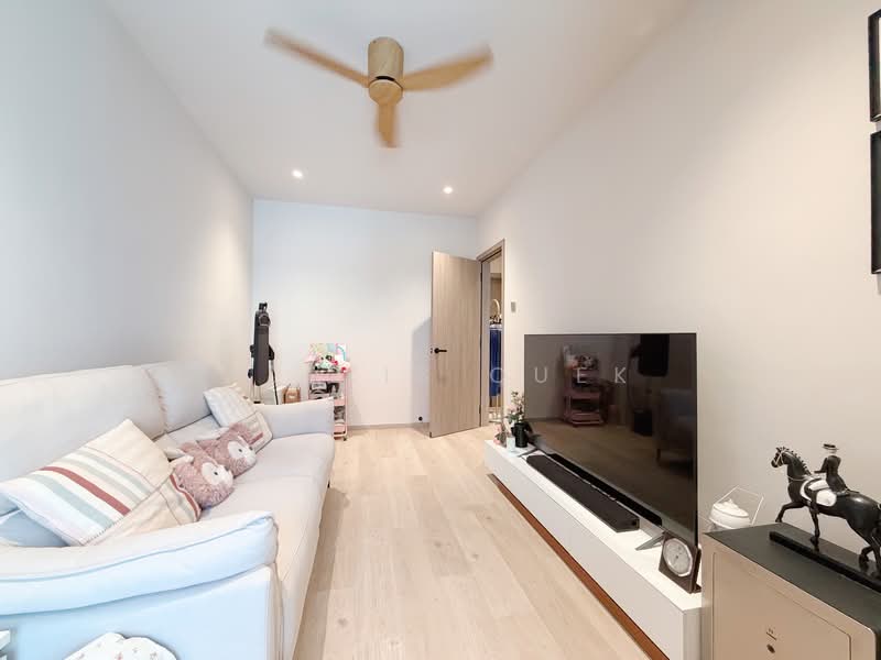 Eastwood Green, Eastwood Green, 5 Bedrooms, 3,780 sqft, Terraced House For Sale, by Alexis Quek, 500112056 - Living Room - PropertyGuru.com.sg