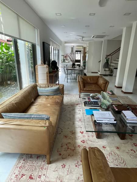 Jalan Jambu Mawar, , 6 Bedrooms, 4,000 sqft, Semi-Detached House For Sale, by Alan Hoan, 500112059 - Living Room - PropertyGuru.com.sg