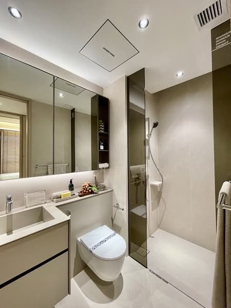 Union Square Residences, 28 Havelock Road,, 3 Bedrooms, 1,066 sqft, Condominium For Sale, by Elaine Goh, 500112060 - Bathroom - PropertyGuru.com.sg