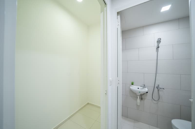 The Visionaire, 180 Canberra Drive, 3 Bedrooms, 980 sqft, Executive Condominium For Rent, by Mak G Y, 500112072 - Bathroom - PropertyGuru.com.sg