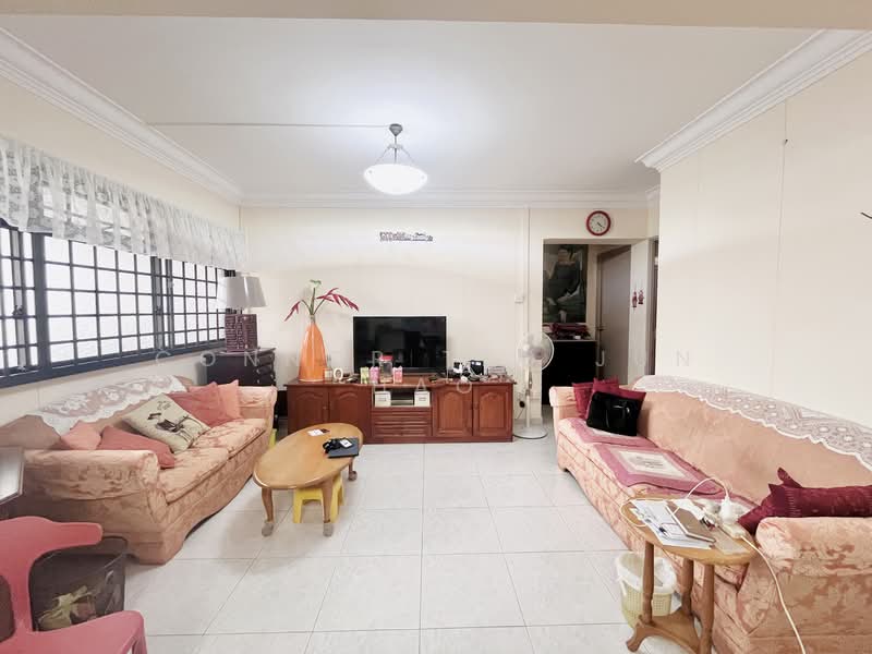 329 Sembawang Close, 329 Sembawang Close, 3 Bedrooms, 1,087 sqft, HDB Flat For Sale, by Connor Teo Jun Hao, 500112076 - Living Room - PropertyGuru.com.sg