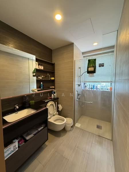 Alex Residences, 28 Alexandra View, 3 Bedrooms, 1,044 sqft, Apartment For Rent, by Julian Li, 500112083 - Bathroom - PropertyGuru.com.sg