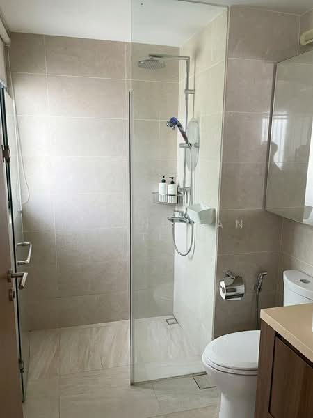 Kingsford Waterbay, 66 Upper Serangoon View, 3 Bedrooms, 1,033 sqft, Condominium For Sale, by Edmund Tan TL, 500112091 - Bathroom 1 (Edited) - PropertyGuru.com.sg