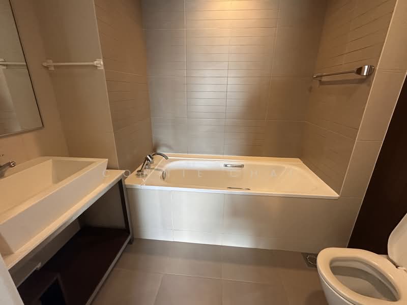 The Sail @ Marina Bay, 6 Marina Boulevard, 2 Bedrooms, 936 sqft, Condominium For Sale, by Connie Chai, 500112102 - Bathroom - PropertyGuru.com.sg