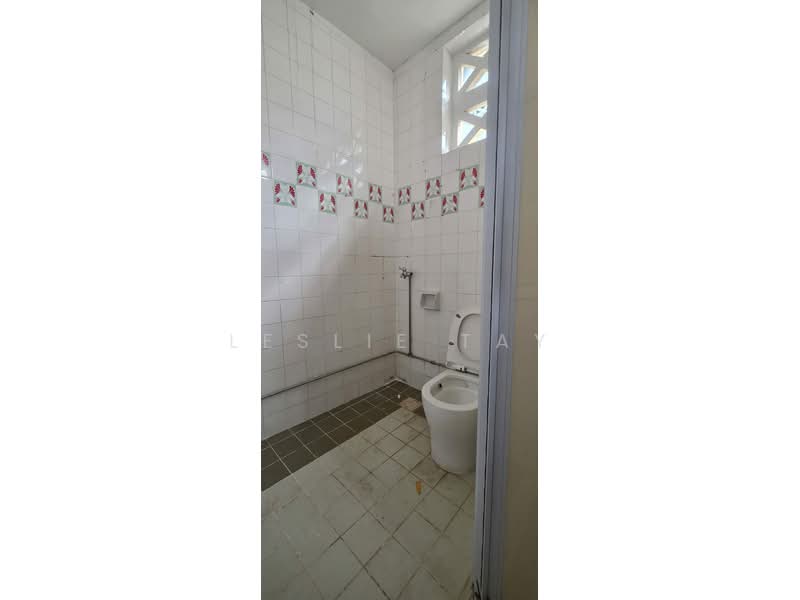 Sago Street Conservation Shophouse, SAGO STREET, 2,800 sqft, Shop / Shophouse For Sale, by Leslie Tay, 500112109 - Bathroom - CommercialGuru.com.sg