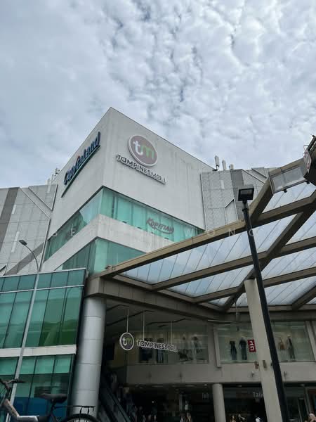 147 Tampines Avenue 5, 147 Tampines Avenue 5, 3 Bedrooms, 1,593 sqft, HDB Flat For Rent, by Bervyn Wong, 500112111 - Shopping mall - PropertyGuru.com.sg