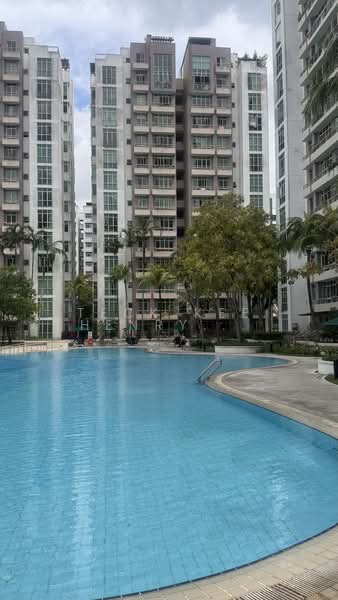 Lilydale, 560 Yishun Ave 6, 3 Bedrooms, 1,195 sqft, Condominium For Sale, by Teck Kee Henry Yeo, 500112118 - Swimming pool - PropertyGuru.com.sg