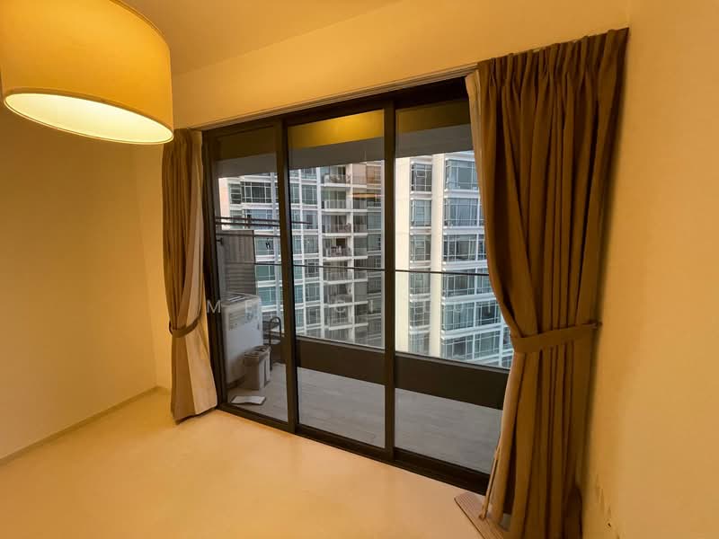 Regent Residences, 1091 Serangoon Road, 2 Bedrooms, 689 sqft, Condominium For Sale, by Mei-Ci Lui, 500112121 - Balcony - PropertyGuru.com.sg