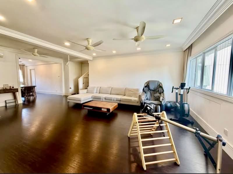 Grange Heights, 15 Saint Thomas Walk, 3 Bedrooms, 1,905 sqft, Apartment For Sale, by Lynn Er, 500112140 - Living Room - PropertyGuru.com.sg