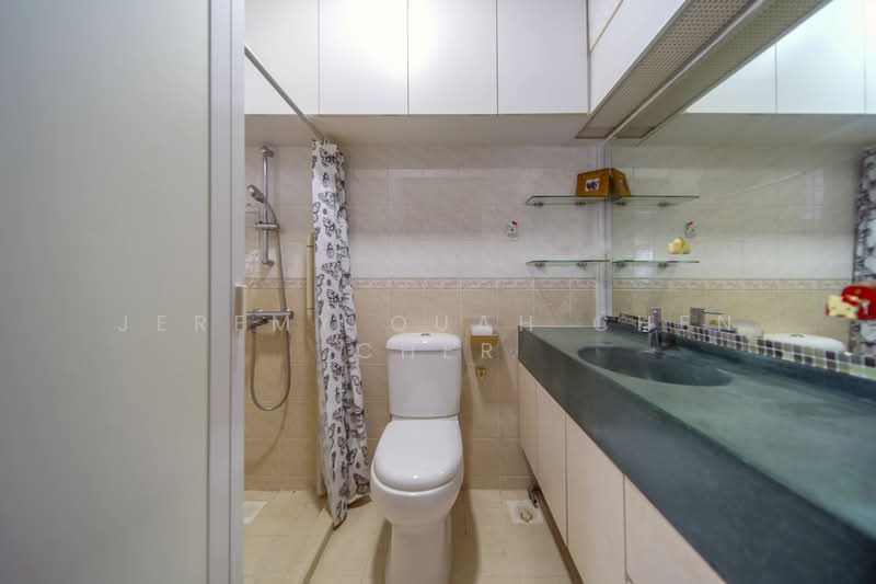 128A Punggol Field Walk, 128A Punggol Field Walk, 3 Bedrooms, 915 sqft, HDB Flat For Sale, by Jeremy Quah Chen Cher, 500112143 - Bathroom - PropertyGuru.com.sg