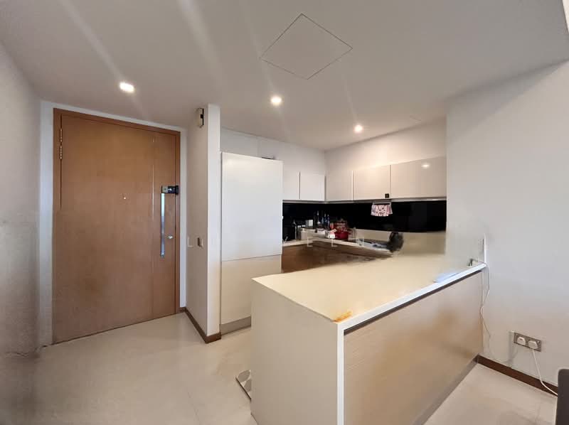 Marina Bay Residences, 18 Marina Boulevard, 2 Bedrooms, 1,066 sqft, Condominium For Rent, by Lee Yeen, 500112166 - Kitchen - PropertyGuru.com.sg