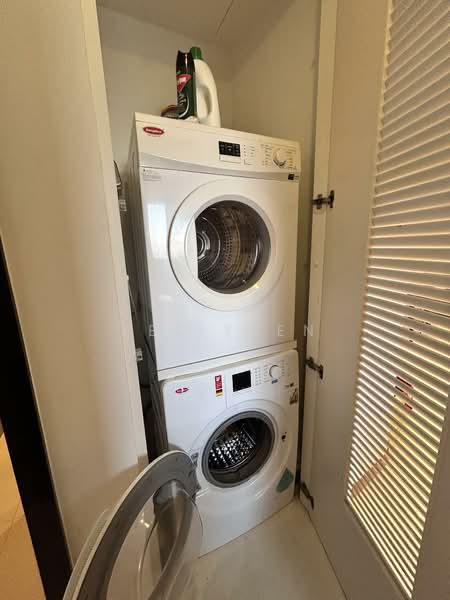 Marina Bay Residences, 18 Marina Boulevard, 2 Bedrooms, 1,066 sqft, Condominium For Rent, by Lee Yeen, 500112166 - Interior - PropertyGuru.com.sg