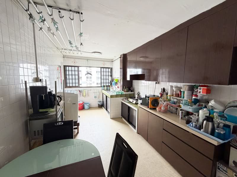251 Jurong East Street 24, 251 Jurong East Street 24, 3 Bedrooms, 968 sqft, HDB Flat For Sale, by Zach Wong, 500112173 - Kitchen - PropertyGuru.com.sg