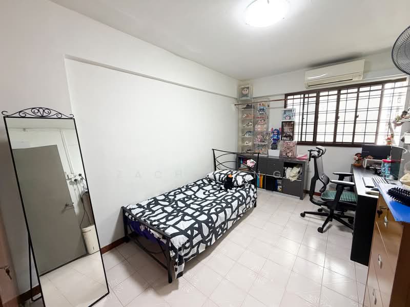 251 Jurong East Street 24, 251 Jurong East Street 24, 3 Bedrooms, 968 sqft, HDB Flat For Sale, by Zach Wong, 500112173 - Bedroom - PropertyGuru.com.sg